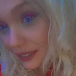 Meet your Posher, Helenea